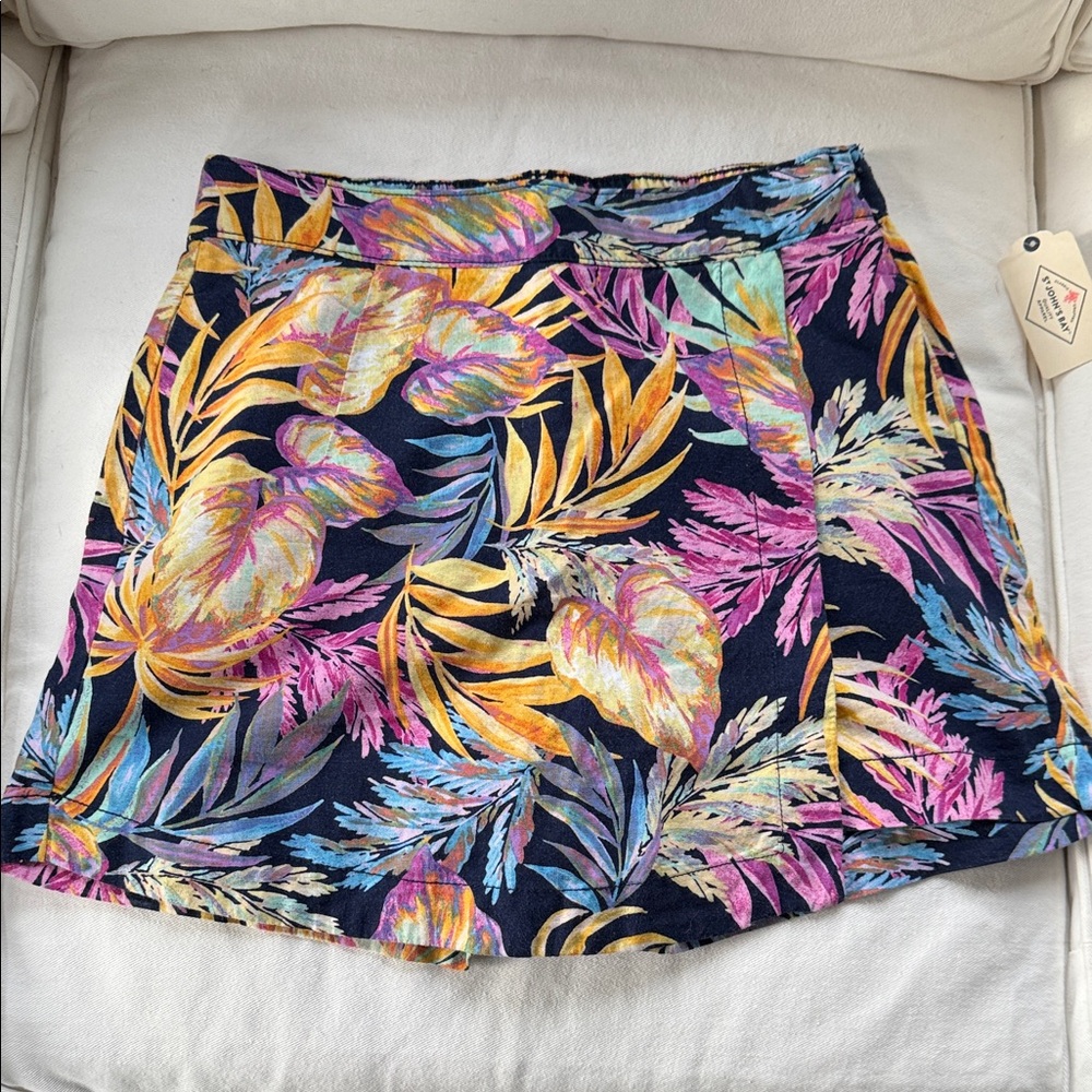NWT St. John’s Bay Paradiso floral skirt, size 10